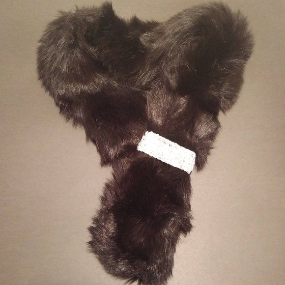 NEW Black Faux-Fur Scarf, Silver Sequin Clasp - Picture 8 of 9